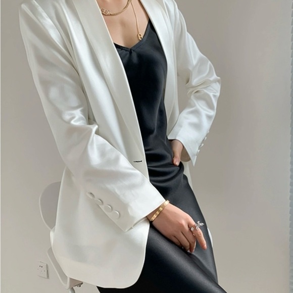 Women's White Satin Blazer - Picture 2 of 4